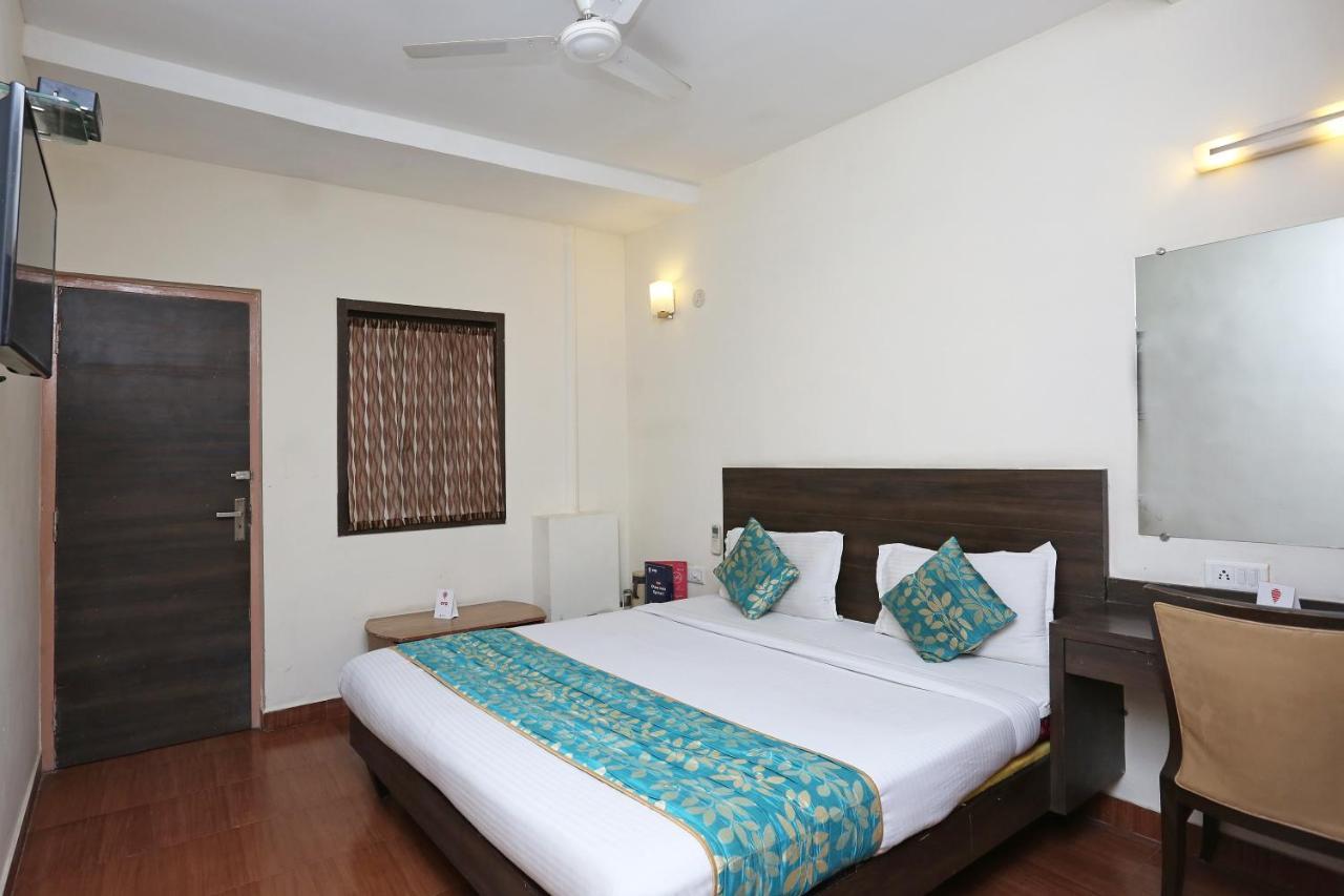 Oyo 4940 Hotel Sea Rock Rāipur Exterior foto