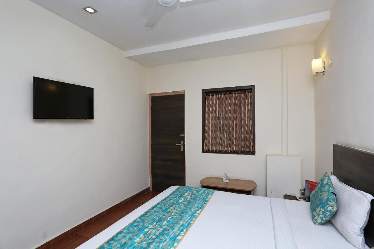 Oyo 4940 Hotel Sea Rock Rāipur Exterior foto