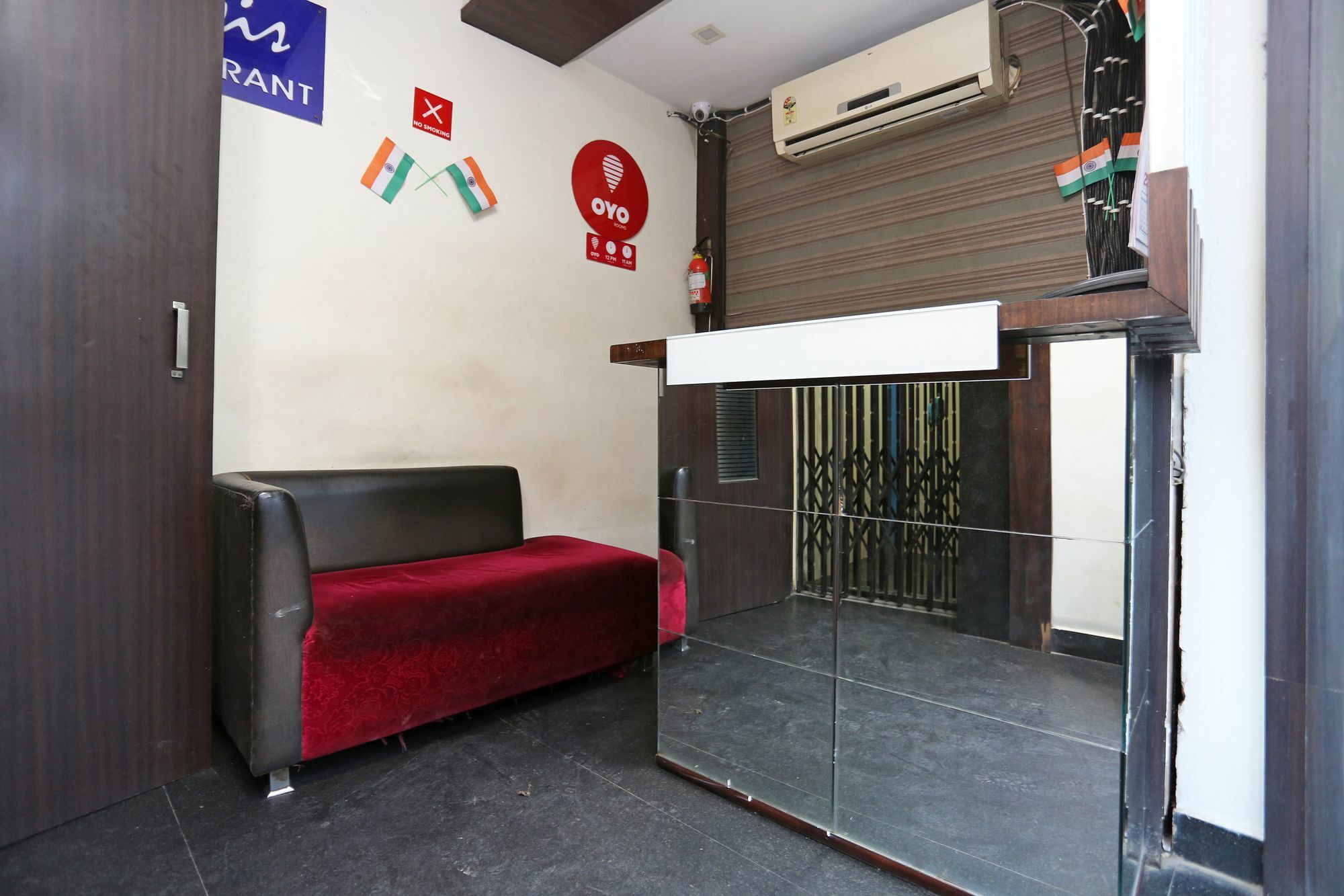 Oyo 4940 Hotel Sea Rock Rāipur Exterior foto
